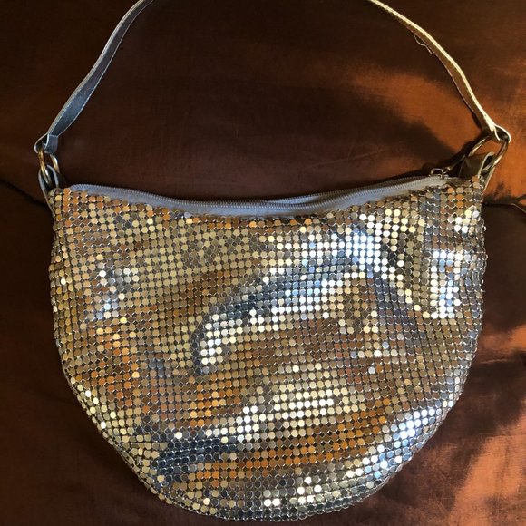Metallic Silver purse - Picture 1 of 3